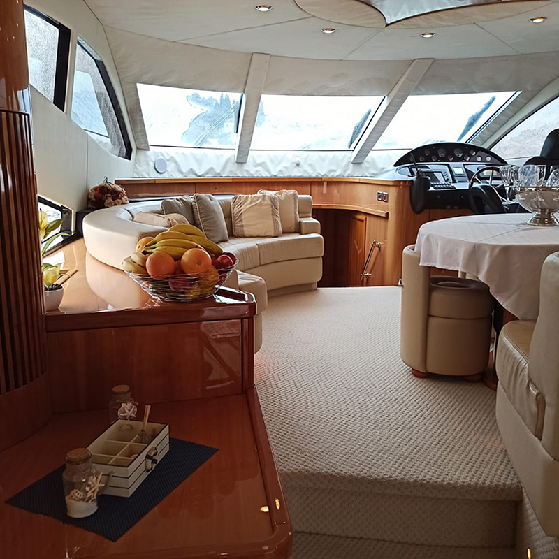 The yacht salon